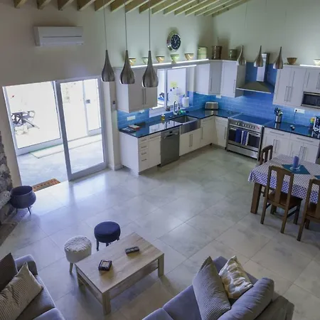 Nyaraló Surf Beach_santa Barbara Secret Gardens